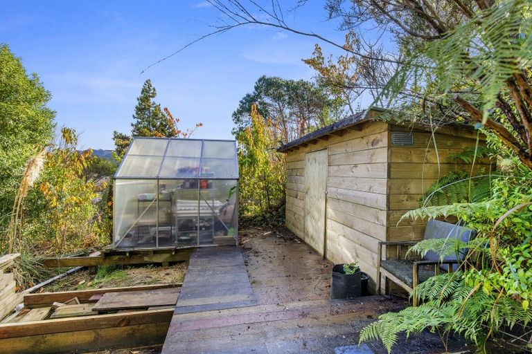 Photo of property in 27 Edelweiss Grove, Timberlea, Upper Hutt, 5018