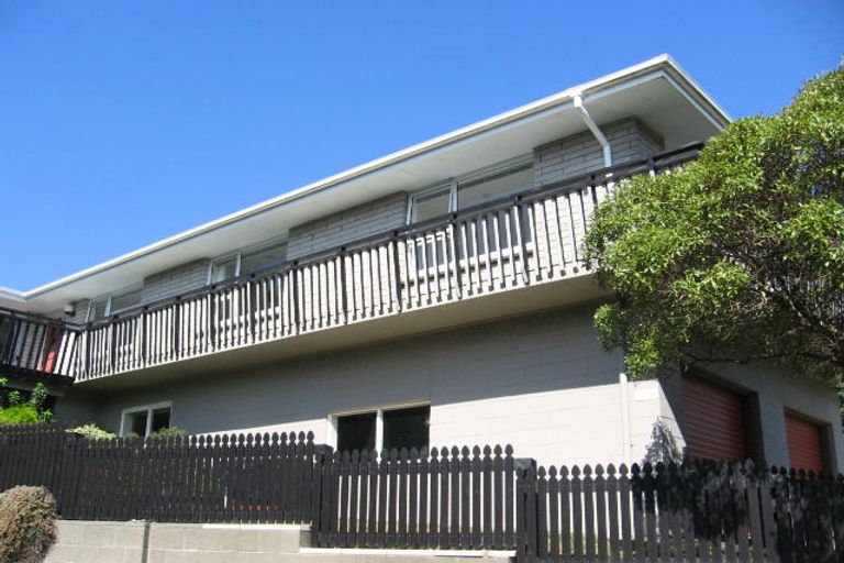 Photo of property in 2 Krishna Way, Khandallah, Wellington, 6035