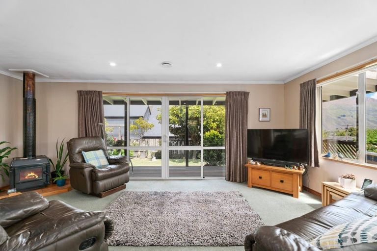 Photo of property in 1 Totara Terrace, Wanaka, 9305