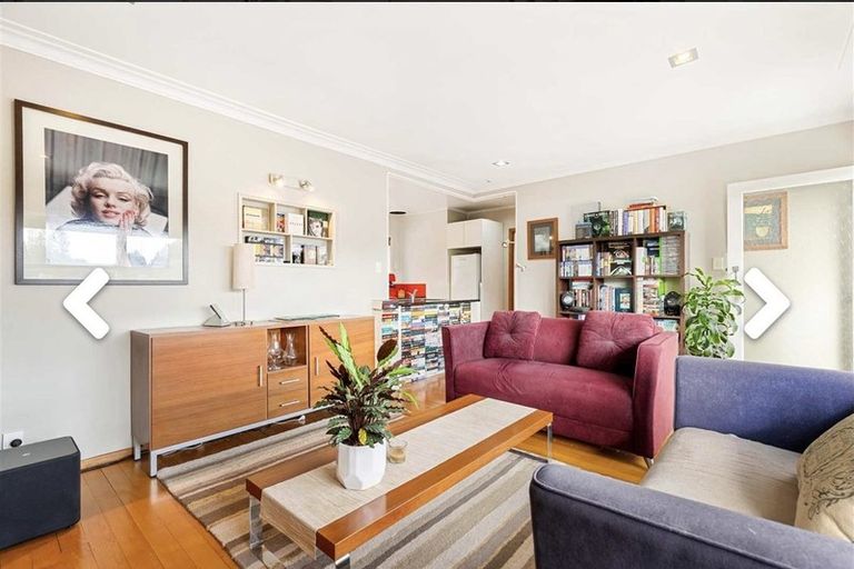 Photo of property in 2/29 Howard Road, Northcote, Auckland, 0627