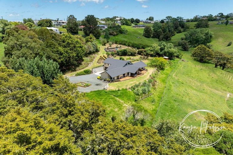 Photo of property in 87 Hurndall Street East, Maungaturoto, 0520