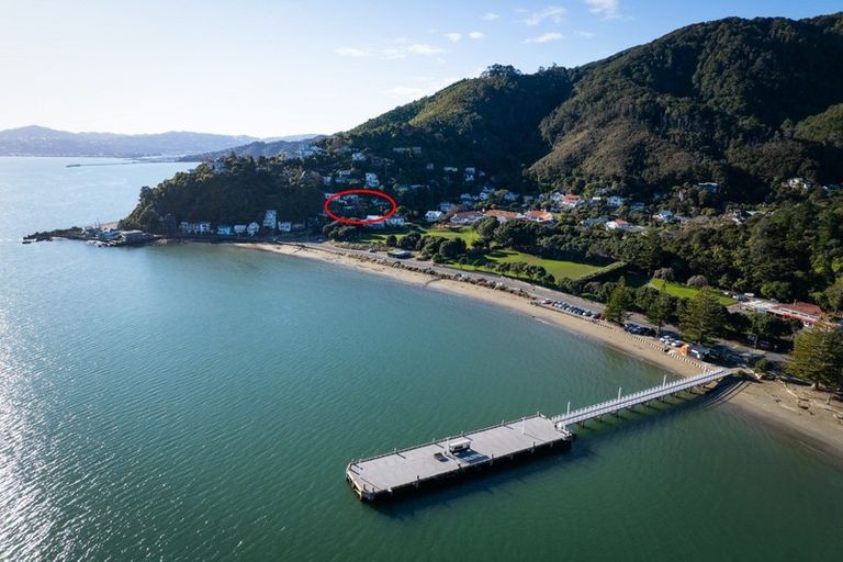 Photo of property in 13a Ferry Road, Days Bay, Lower Hutt, 5013