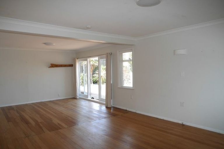 Photo of property in 1 Toru Road, Paraparaumu Beach, Paraparaumu, 5032