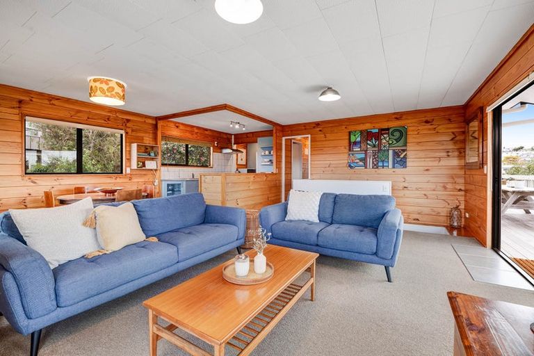 Photo of property in 18 Hinemoa Place, Snells Beach, 0920