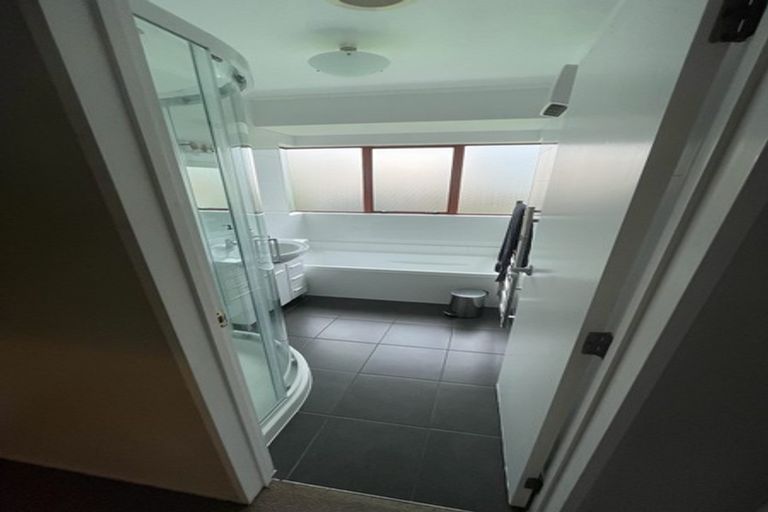 Photo of property in 14 Kilkenny Place, Fitzherbert, Palmerston North, 4410