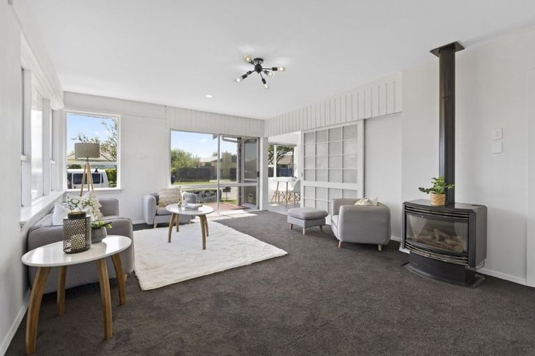 Photo of property in 84 Farquhars Road, Redwood, Christchurch, 8051