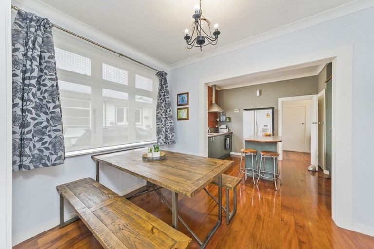Photo of property in 22 Milverton Avenue, Hokowhitu, Palmerston North, 4410