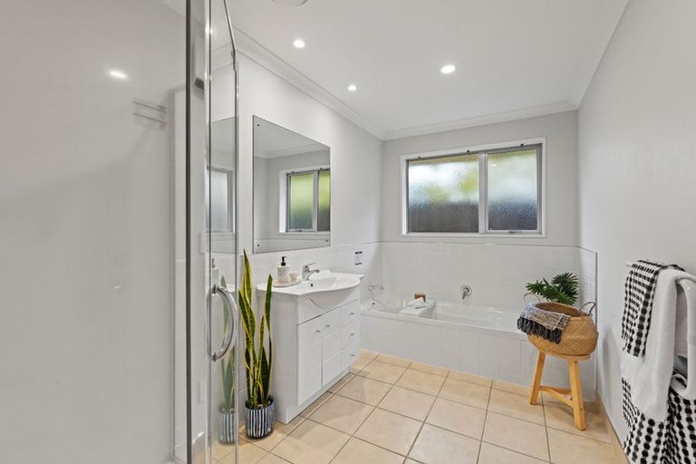 Photo of property in 15a Westburn Terrace, Burnside, Christchurch, 8041