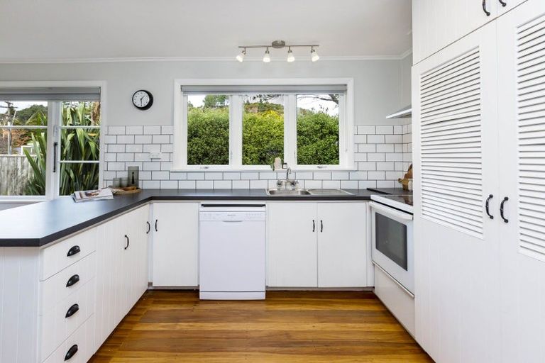 Photo of property in 3 Kashmir Avenue, Clouston Park, Upper Hutt, 5018