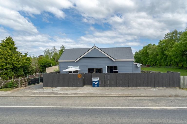 Photo of property in 18 Main Road, Owaka, 9535
