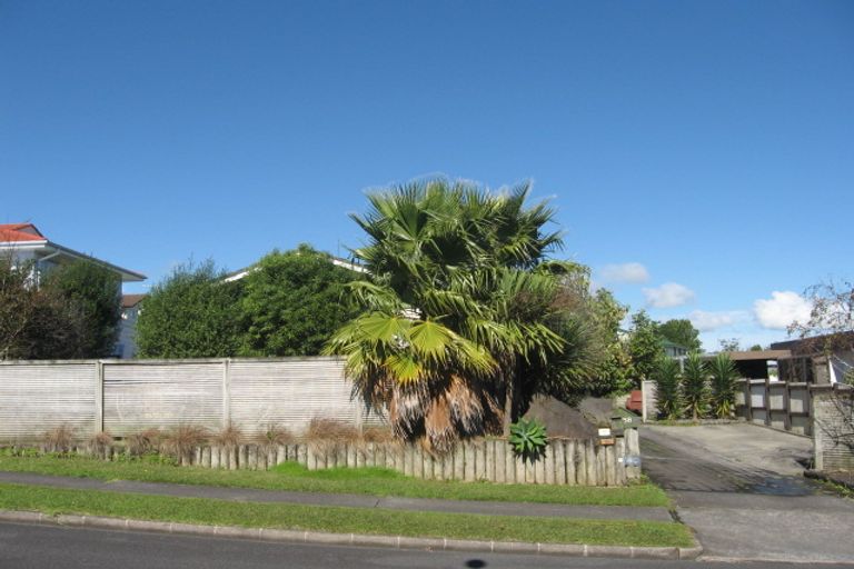 Photo of property in 58 Lewisham Street, Highland Park, Auckland, 2010