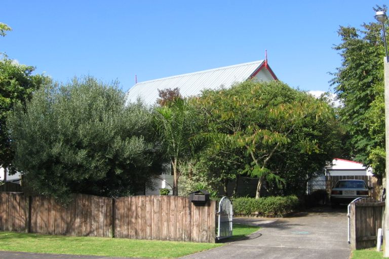 Photo of property in 10 Compass Place, Te Atatu Peninsula, Auckland, 0610