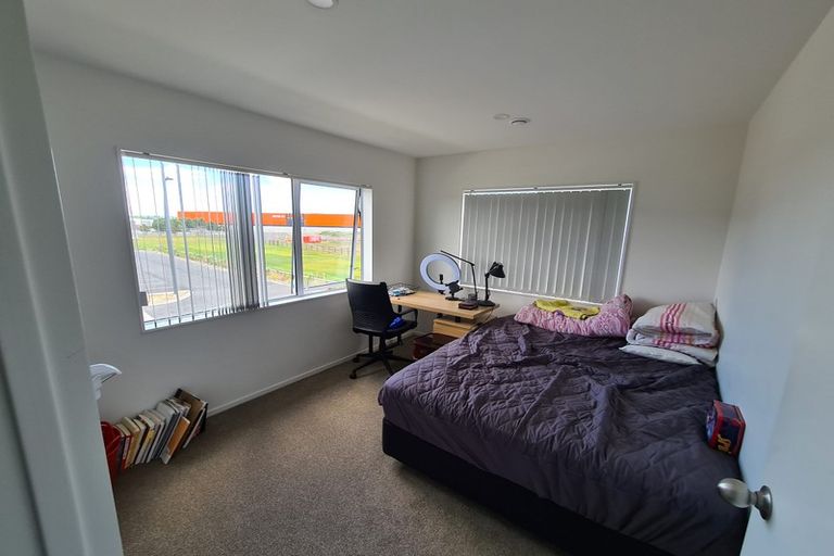 Photo of property in 2 Treestump Road, Takanini, 2112