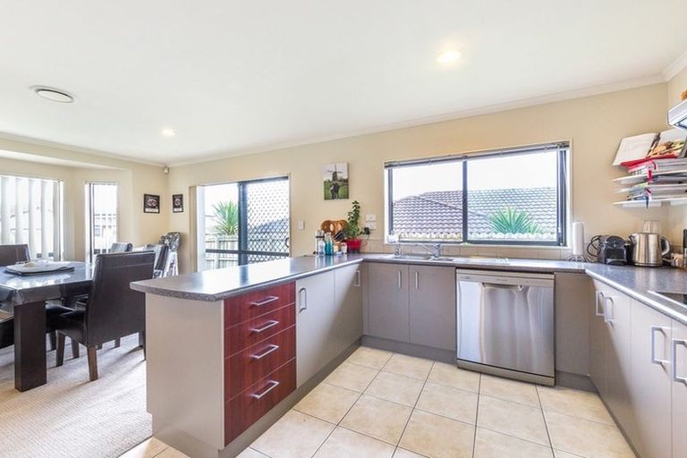 Photo of property in 5 Orbit Place, Flat Bush, Auckland, 2019