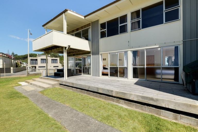 Photo of property in 18 Marine Parade, Mount Maunganui, 3116