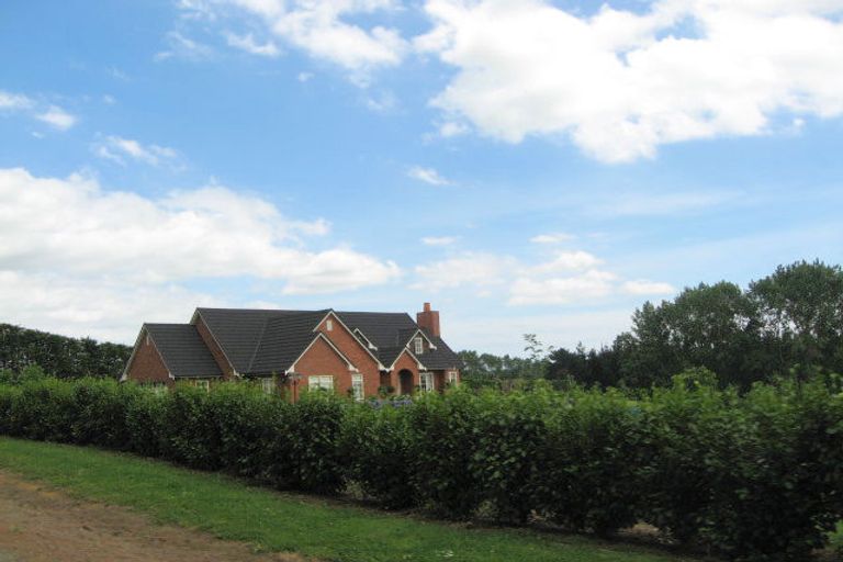 Photo of property in 82 Gellert Road, Karaka, Papakura, 2580