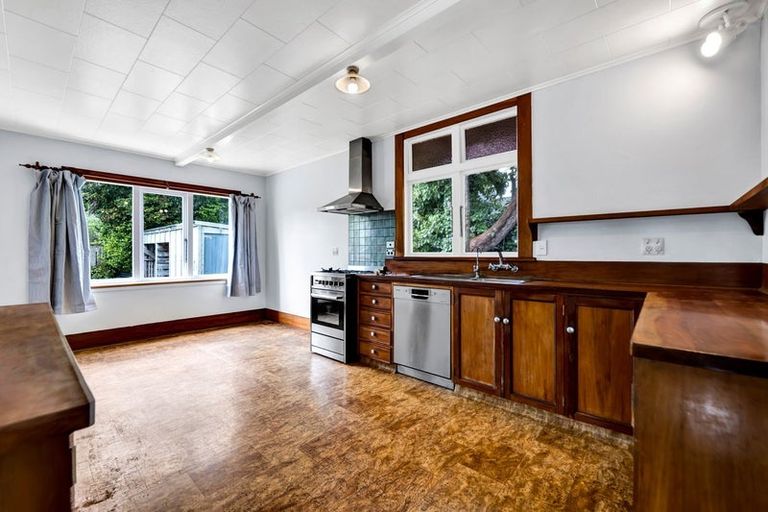 Photo of property in 10 Cameron Street, Hawera, 4610