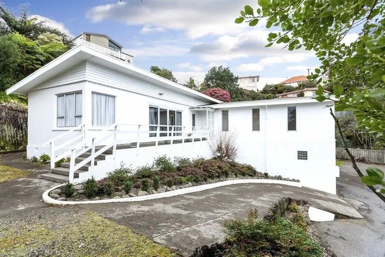 Photo of property in 13a Seaview Road, Marfell, New Plymouth, 4310