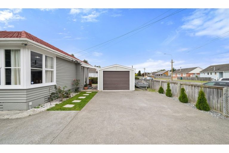 Photo of property in 182 Langdons Road, Northcote, Christchurch, 8052
