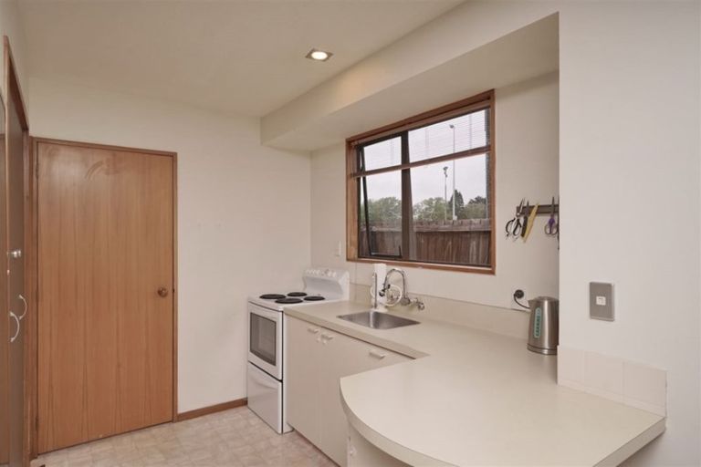 Photo of property in 2/48 Shannon Place, Belfast, Christchurch, 8051