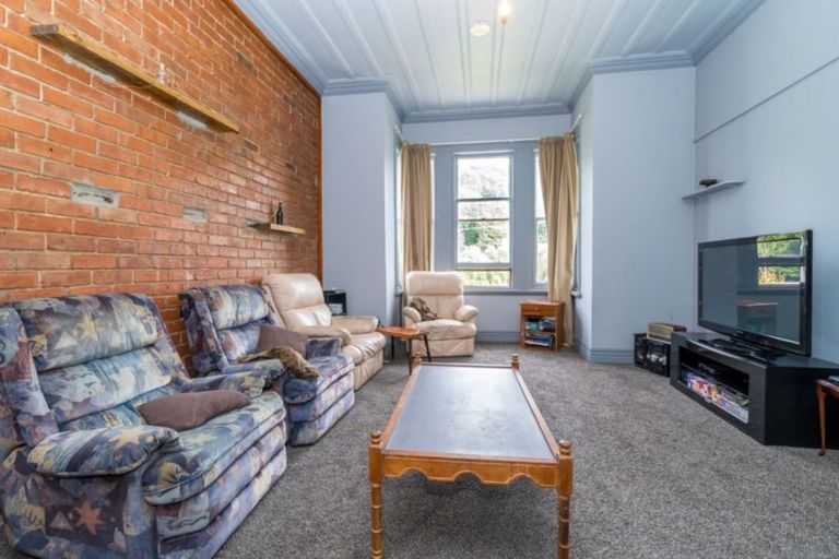 Photo of property in 32 Irvine Street, Lawrence, 9532