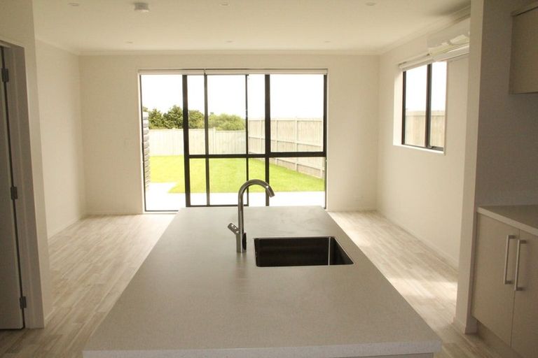 Photo of property in 92 Matairangi Avenue, Totara Heights, Auckland, 2105