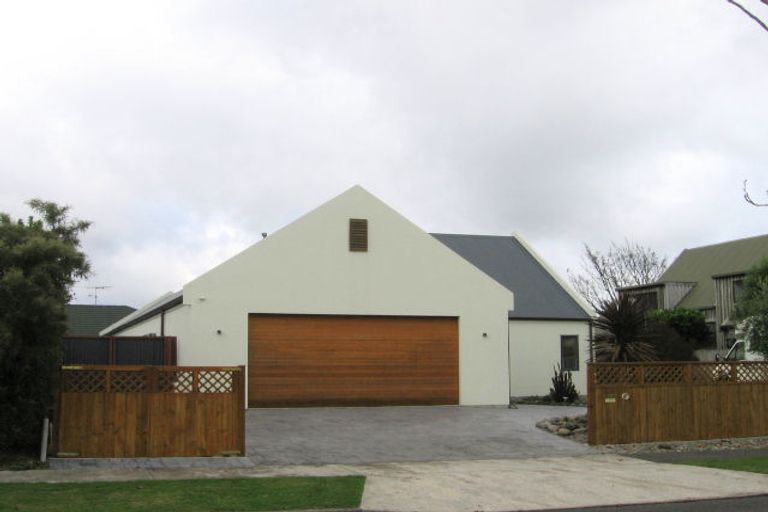 Photo of property in 45 Andrew Street, Waikanae, 5036