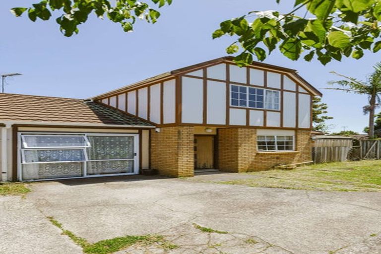 Photo of property in 2/51 Jillteresa Crescent, Half Moon Bay, Auckland, 2012