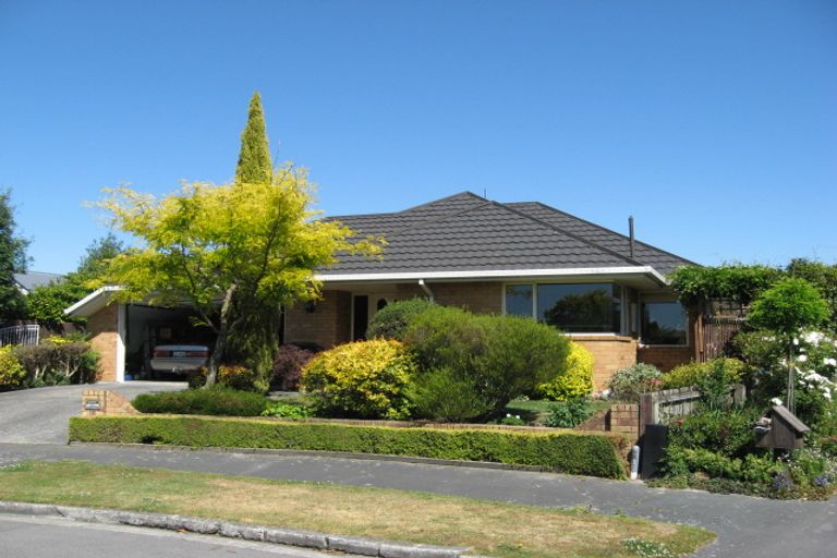 Photo of property in 16 Briar Place, Avonhead, Christchurch, 8042