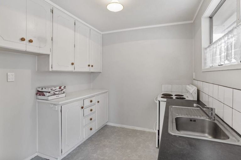 Photo of property in 307 Roscommon Road, Clendon Park, Auckland, 2103