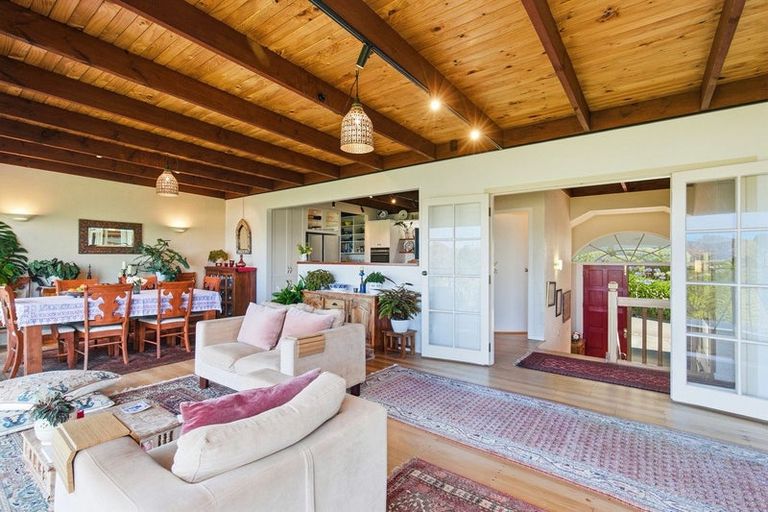 Photo of property in 12 Tensing Place, Khandallah, Wellington, 6035