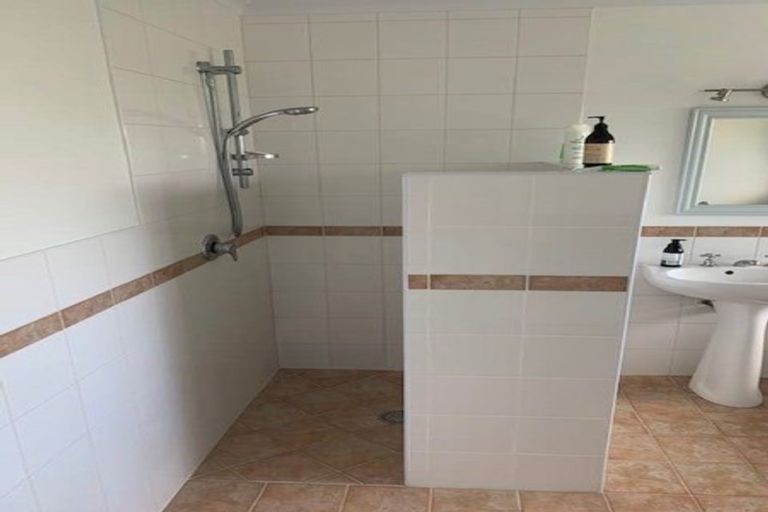 Photo of property in 16b Gemini Place, Kawaha Point, Rotorua, 3010