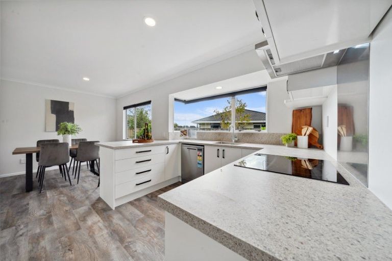 Photo of property in 29c Heta Road, Highlands Park, New Plymouth, 4312