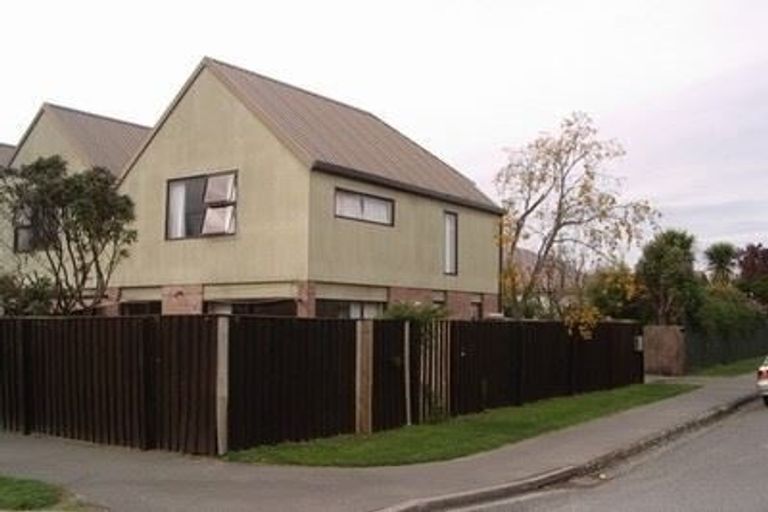 Photo of property in 1/2 Canon Street, St Albans, Christchurch, 8014