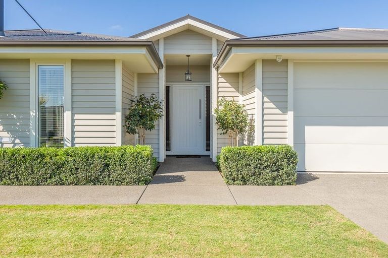 Photo of property in 18 Sterling Drive, Prebbleton, 7604