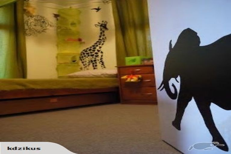 Photo of property in 28 Porterfield Street, Macandrew Bay, Dunedin, 9014