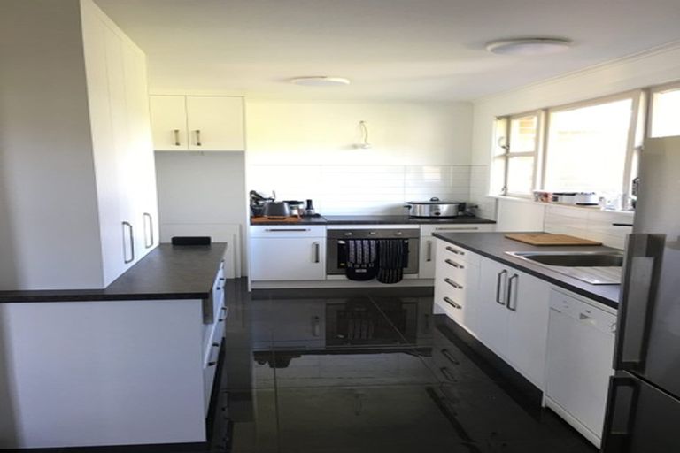 Photo of property in 41 Dowling Grove, Silverstream, Upper Hutt, 5019