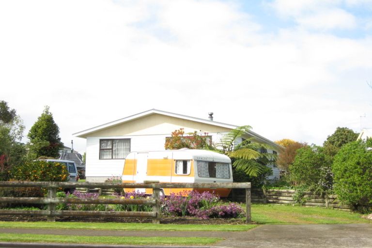 Photo of property in 35 Takiroa Street, Urenui, 4375