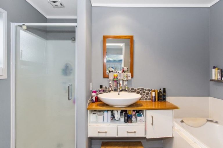 Photo of property in 8a Cameron Road, Te Puke, 3119