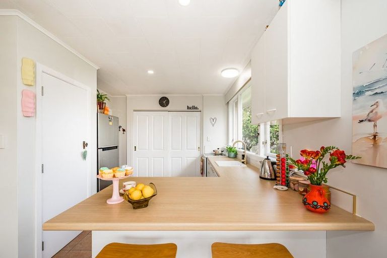 Photo of property in 18a Ngaio Road, Waikanae, 5036