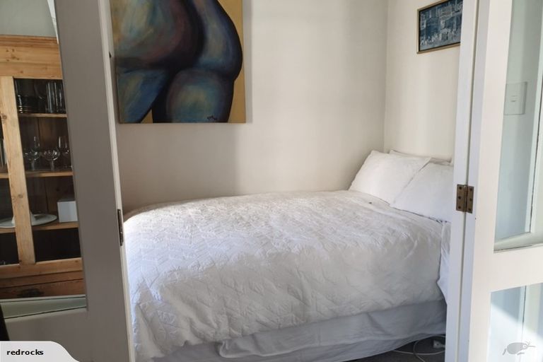 Photo of property in Olympus Flats, 8/280 Oriental Parade, Oriental Bay, Wellington, 6011