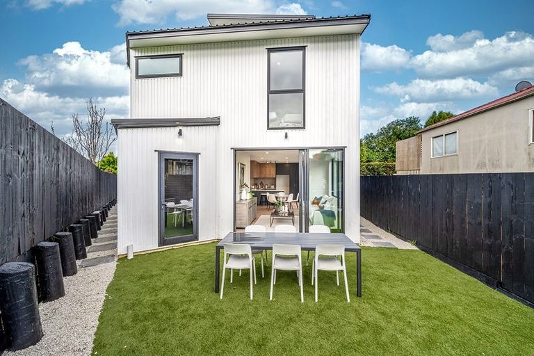 Photo of property in 7/8 Bennett Road, Pakuranga, Auckland, 2010