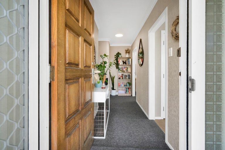 Photo of property in 64 Nevada Drive, Merrilands, New Plymouth, 4312