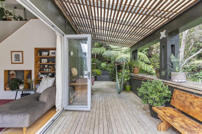 Photo of property in 27 Ocean View Road, Huia, Auckland, 0604