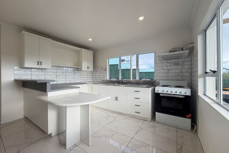 Photo of property in 8 Penlington Place, Karori, Wellington, 6012