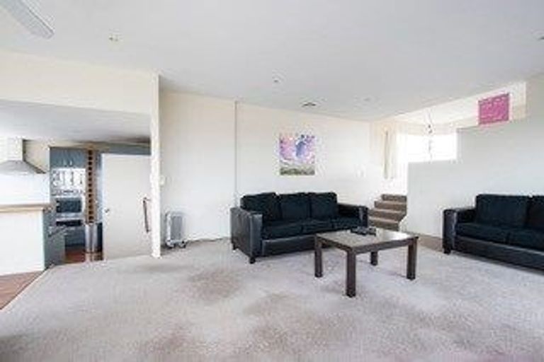 Photo of property in 38 Devon Road, Bucklands Beach, Auckland, 2012