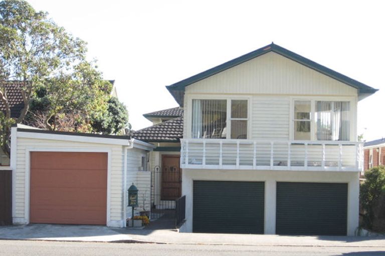 Photo of property in 208 Muritai Road, Eastbourne, Lower Hutt, 5013