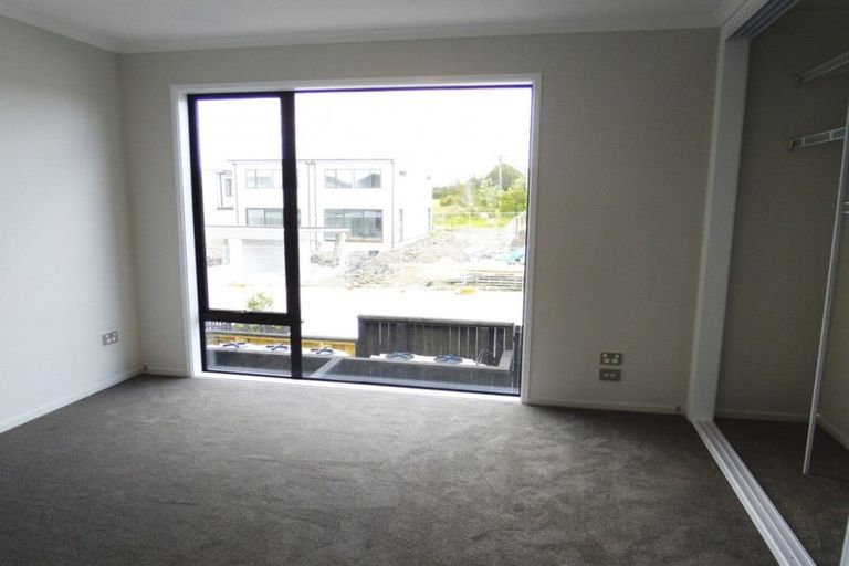 Photo of property in 18 Walter Merton Road, Hobsonville, Auckland, 0616