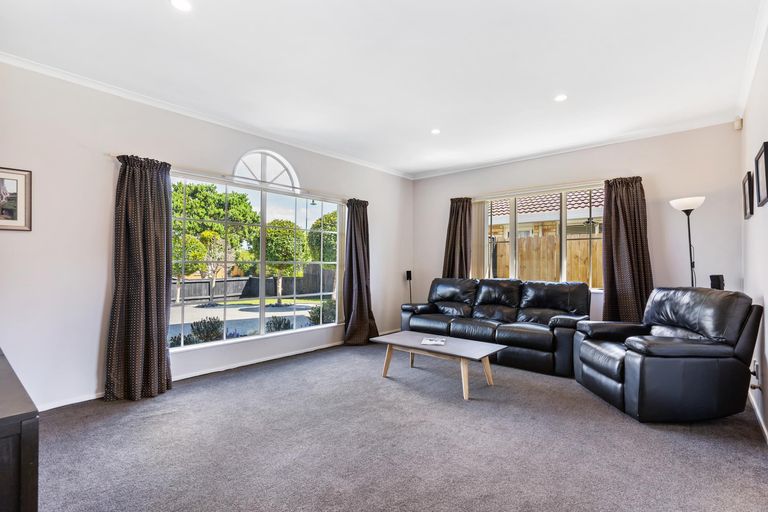 Photo of property in 154 Kilkenny Drive, East Tamaki Heights, Auckland, 2016