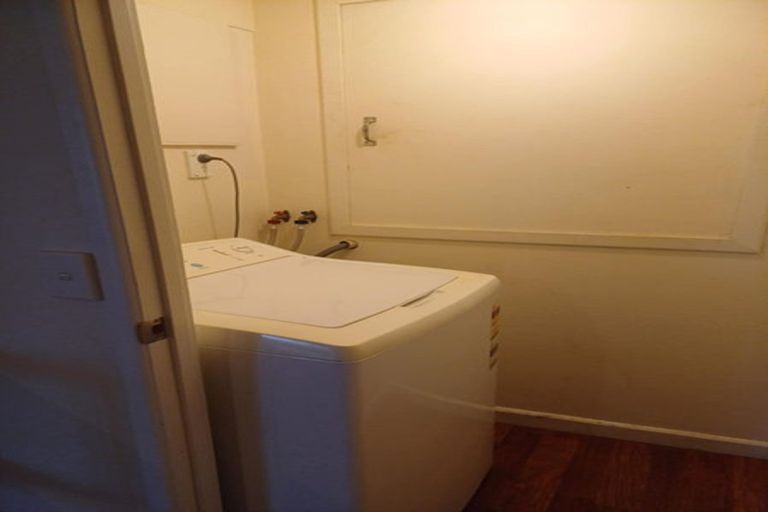 Photo of property in 13 Hatherlow Street, Glenfield, Auckland, 0629